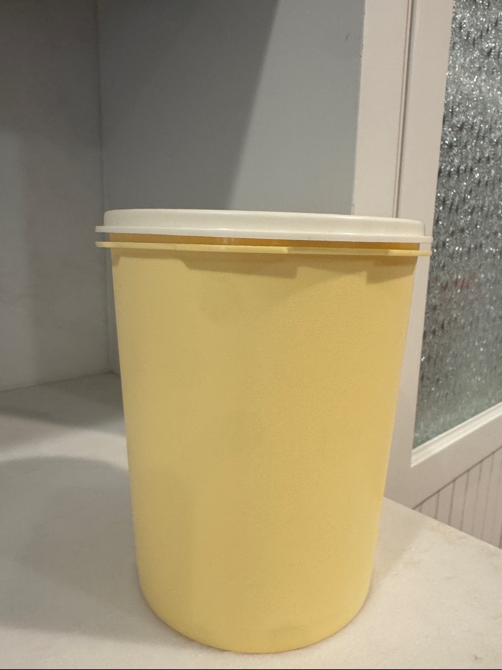 NWT butter Yellow TUPPERWARE brand Canister with White Lid NEW 💛 love